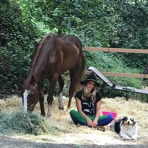 Meet your Posher, Dani